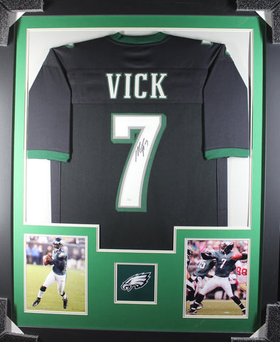 michael-vick-framed-autographed-black-jersey – Midwest Memorabilia